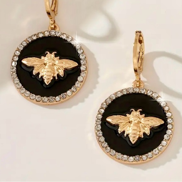 NEW!! 1 Pair Exquisite Multicolor Bee-Shaped Dangle Earrings for Women in Black - Picture 2 of 2